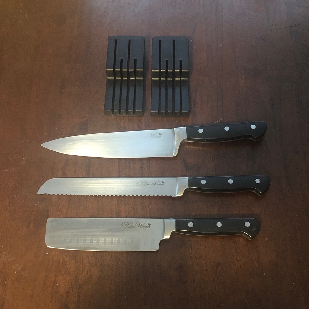 🥧🔥 The Pioneer Woman 3-Piece Knife Set with Black Handles and Blade Guards